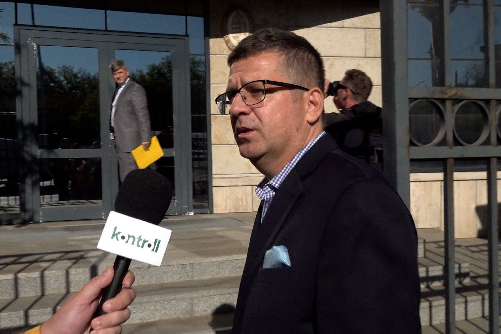 Milliárdos alapítványokat találtak Seszták üzleti körében, a vagyonkezelést a lánya ellenőrzi