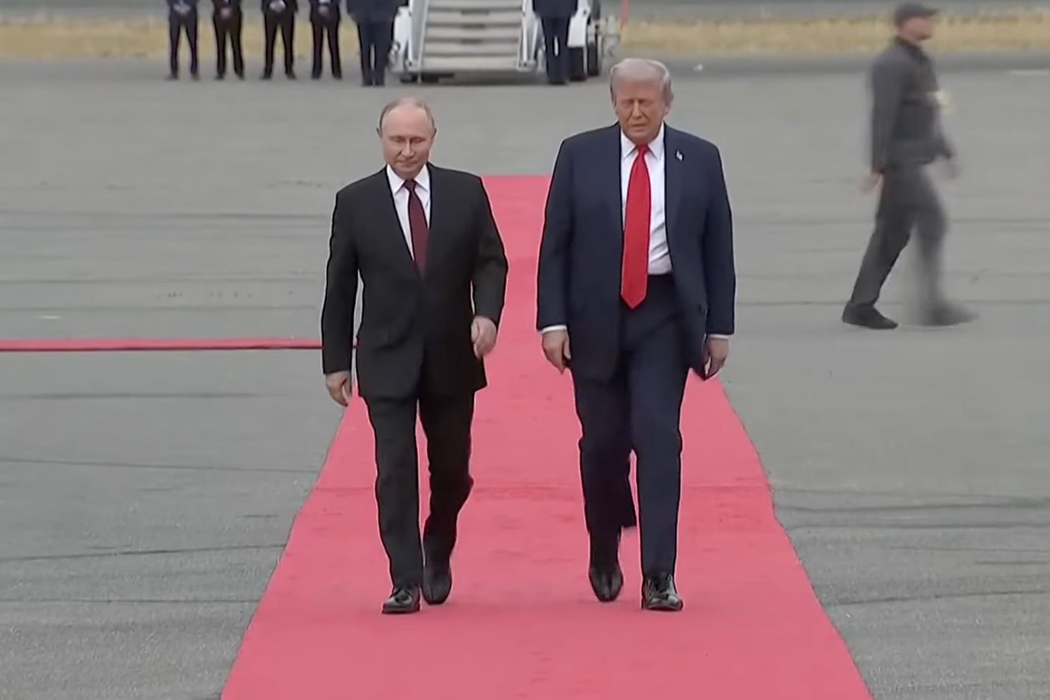 Egy kiszivárgott hangfelvétel szerint Trump különmegbízottja kommunikációs tanácsokat adott Moszkvának a béketervről