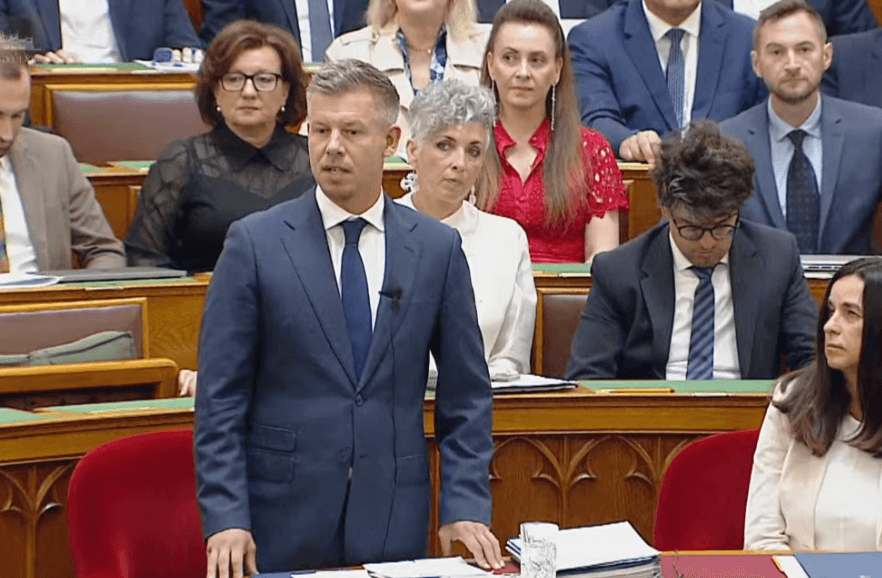 Magyar Péter: "működésbe hoztuk az országot" Toroczkai László: "impotencia és inkompetencia"