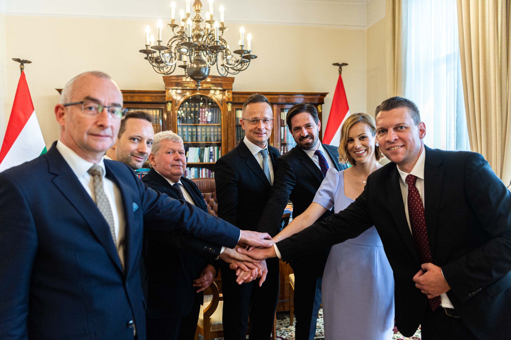 "Tisztítótűz" a Külügyminisztériumban: elbocsátják Szijjártó Péter bizalmasait