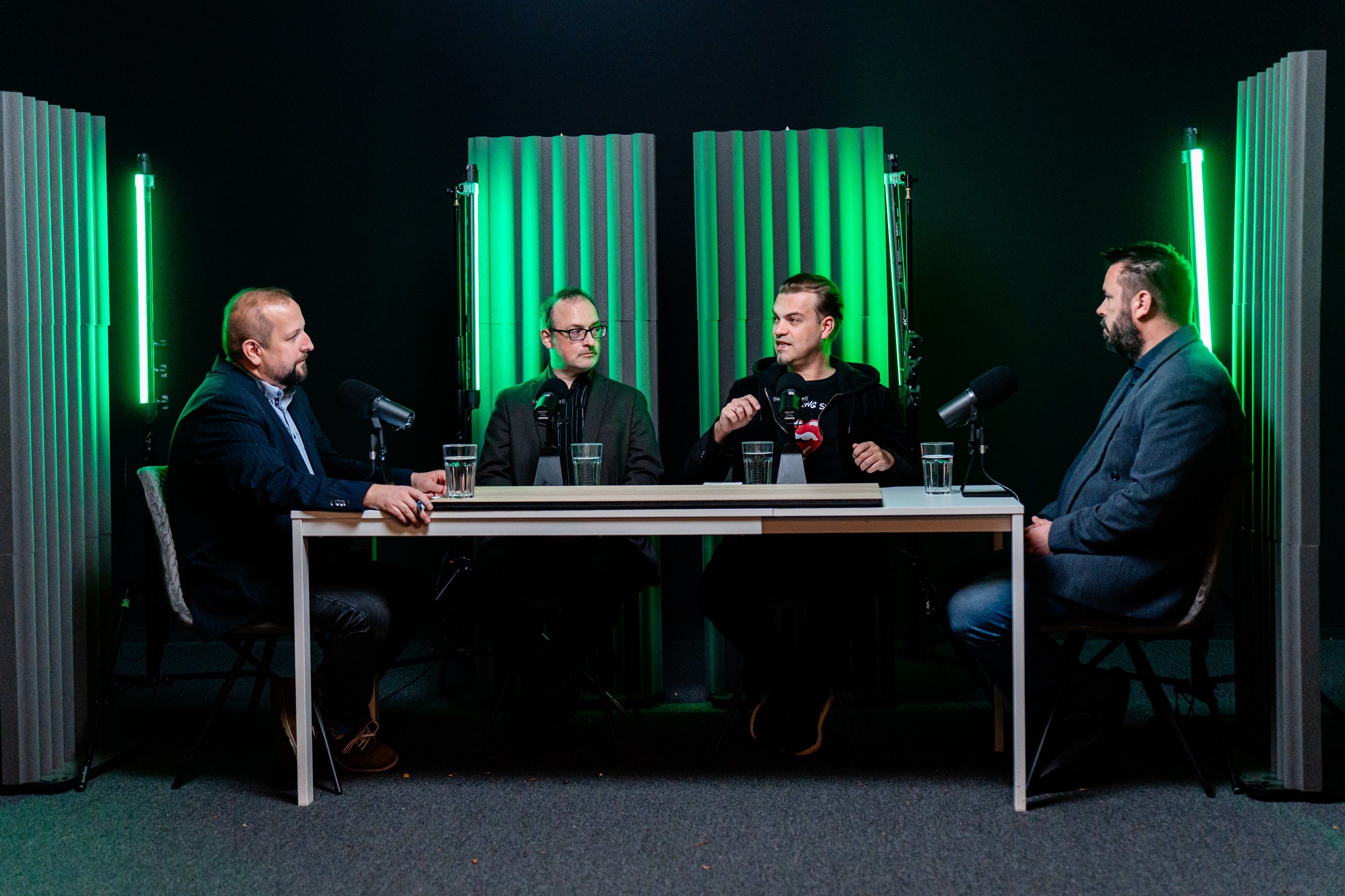 Szabadsajtó Klub: Ledarálhatja a TISZA jelöltjeit a kormánypropaganda?
