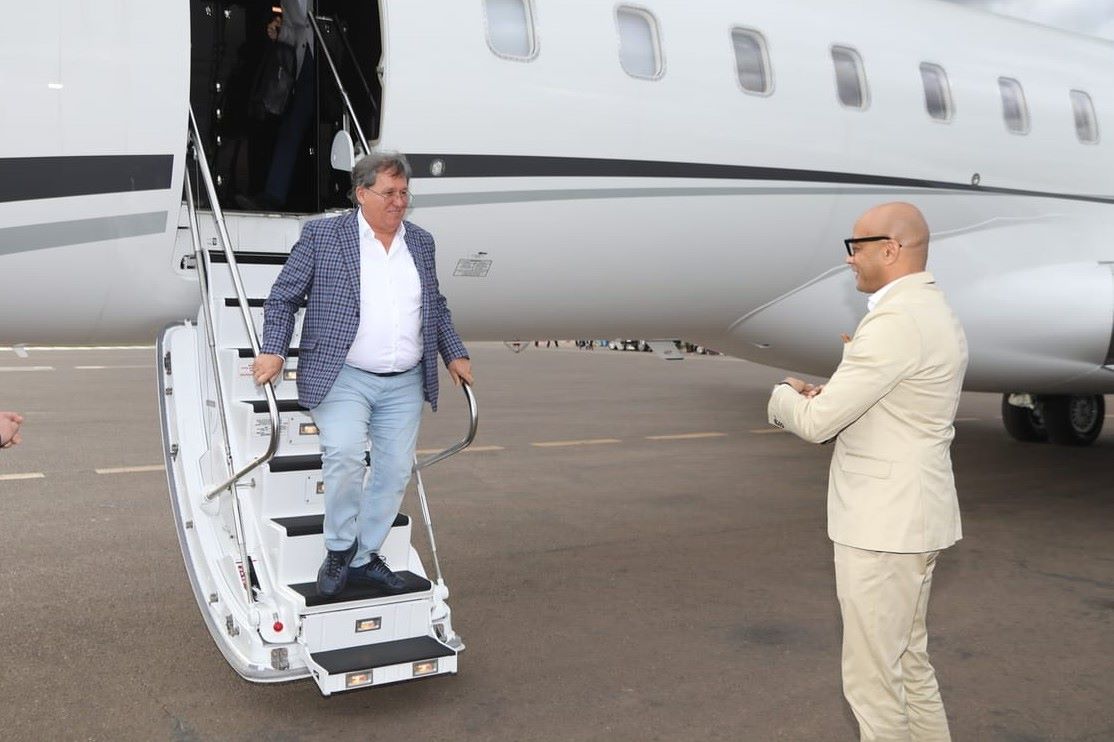 Mauritius oda-vissza 80 millióból: így utazgat a Duna Aszfalt tulajdonosa