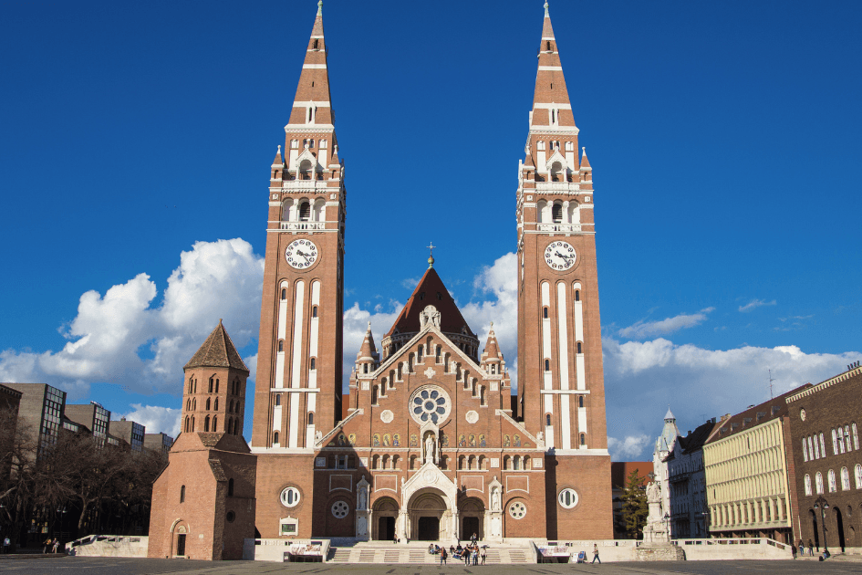 Szeged kulturális ritmusa: fesztiválok, színház, egyetemi programok és városi közösség