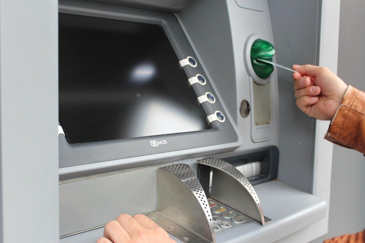Új díjakkal támadnak a magyar bankok a Revolutra