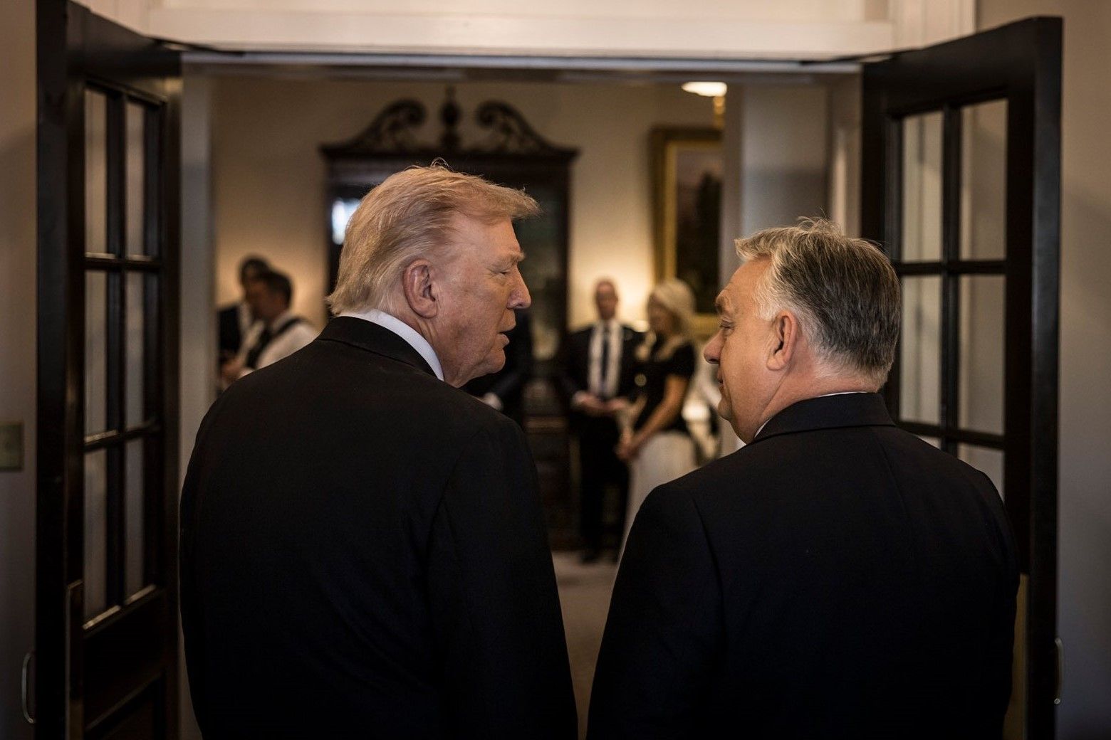 Nem ugyanazt állítja Orbán és a Fehér Ház az amerikai szankciók alól kapott magyar mentességről