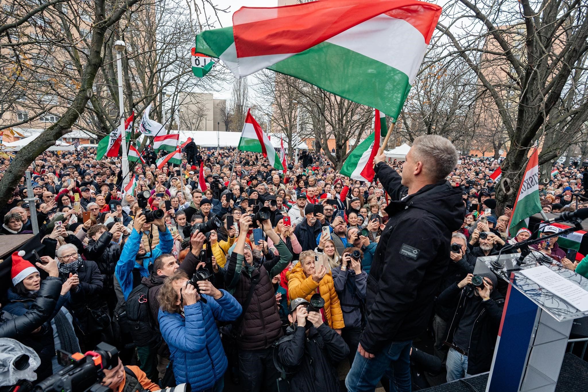 A Tisza előnye 16 százalékos a biztos pártválasztóknál a 21 Kutatóközpont legfrissebb felmérése szerint