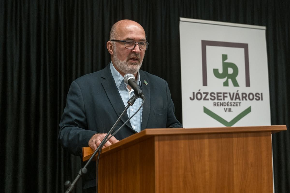 Pikó András szerint közpénzből finanszírozták a Fidesz józsefvárosi lejárató kampányát
