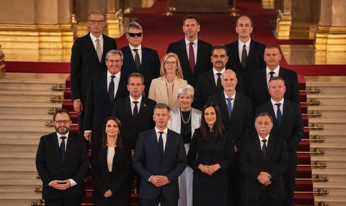 Adjunk a Tisza-kormánynak 200 napot!