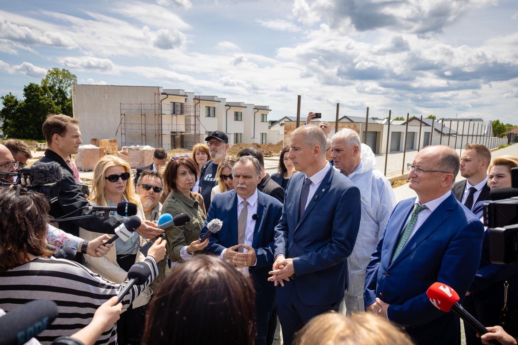 Gajdos László már hétfőn a kormány elé terjeszti a nyugat-magyarországi azbesztszennyezés ügyét