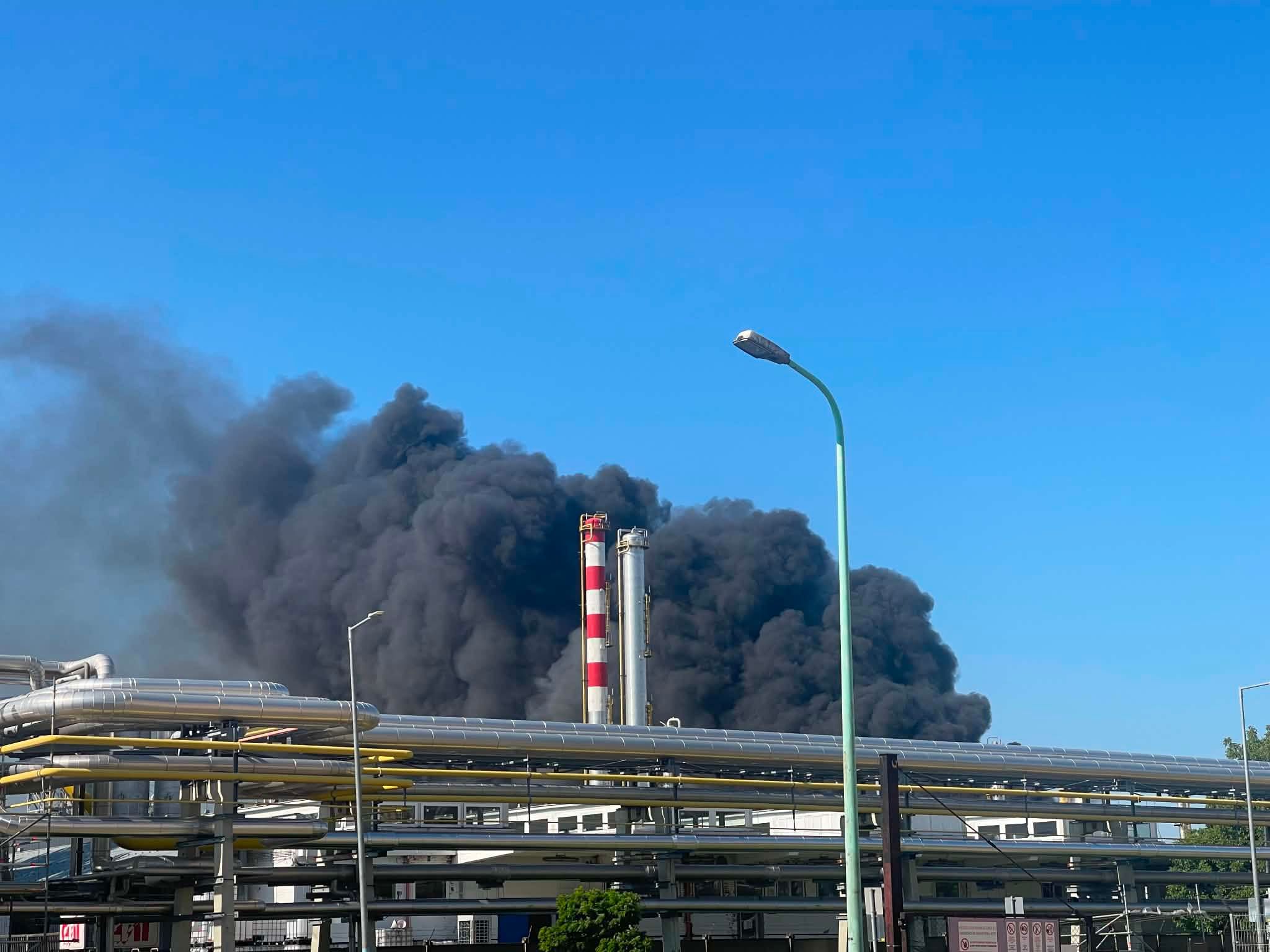 Robbanás történt a MOL tiszaújvárosi üzemében, egy halottról tudni
