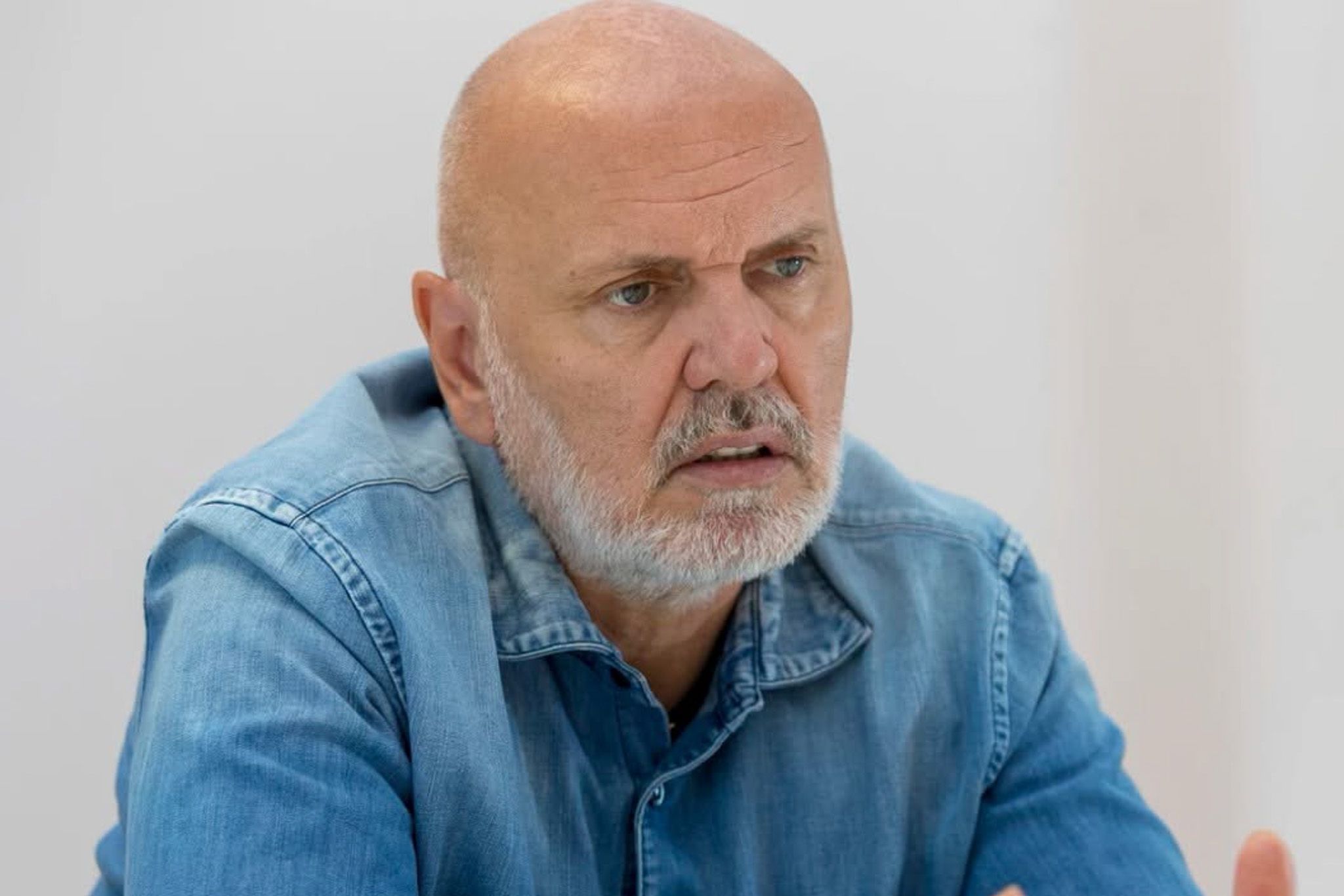 Habony kiszállt, Világi Oszkár erősített az Aero Vodochody mögött