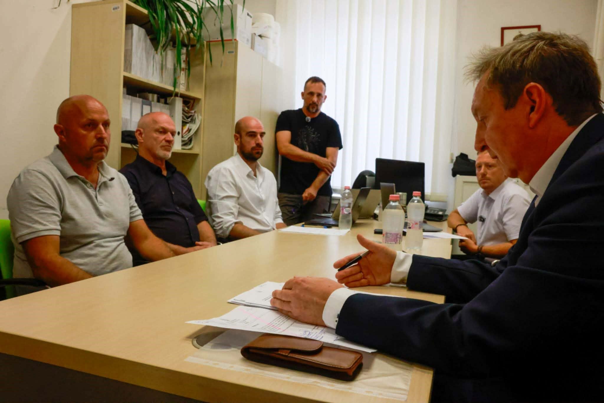 Vége a szélmalomharcnak: feloszlatta magát Aszód képviselő-testülete
