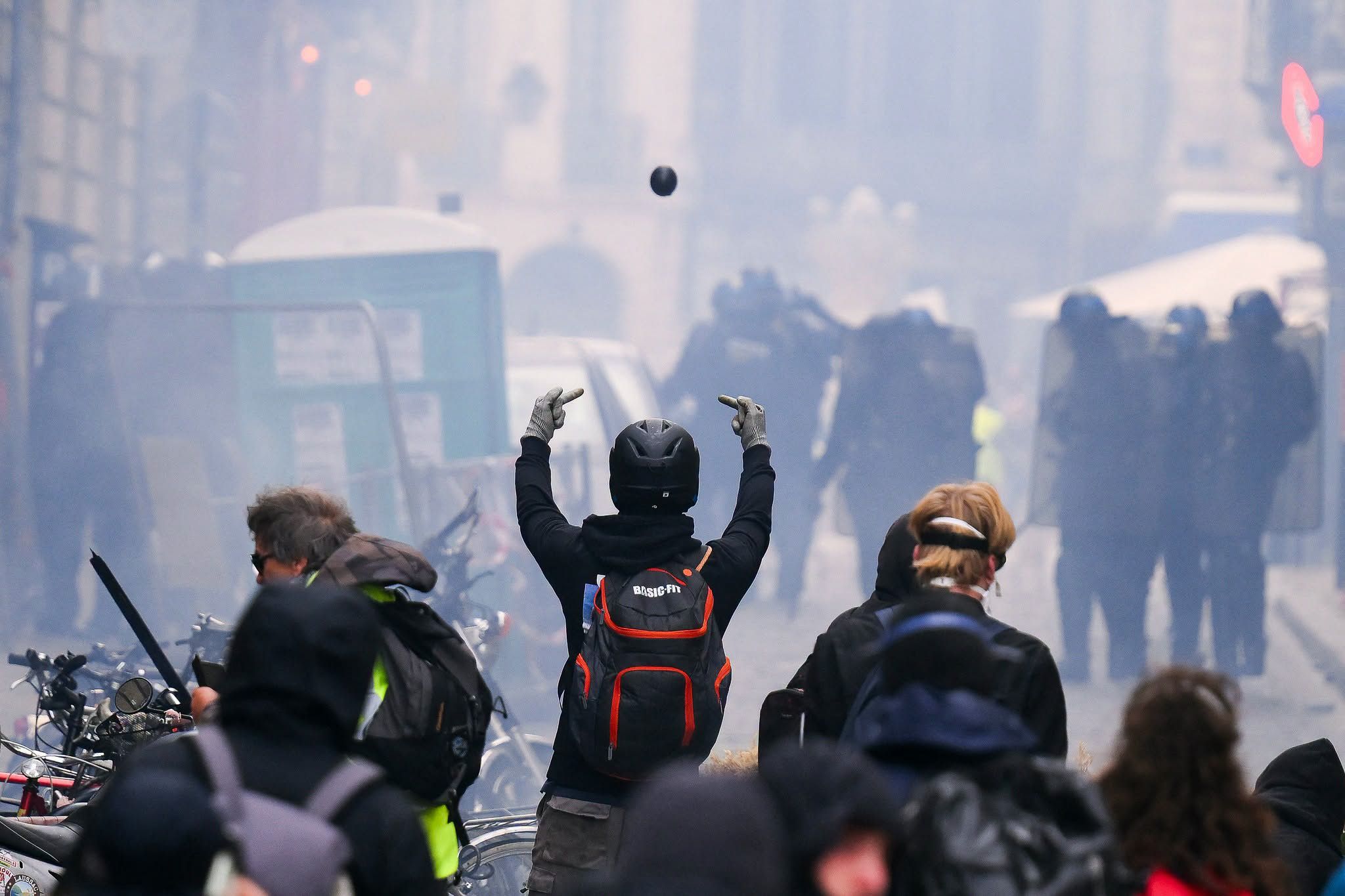 Magyar Péter rossz helyen keresi a francia düh okát