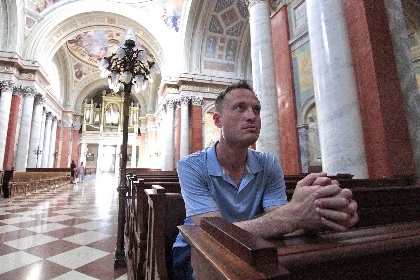 Őrizetbe vették a DK volt politikusát, mert fizetés nélkül elszaladt egy étteremből