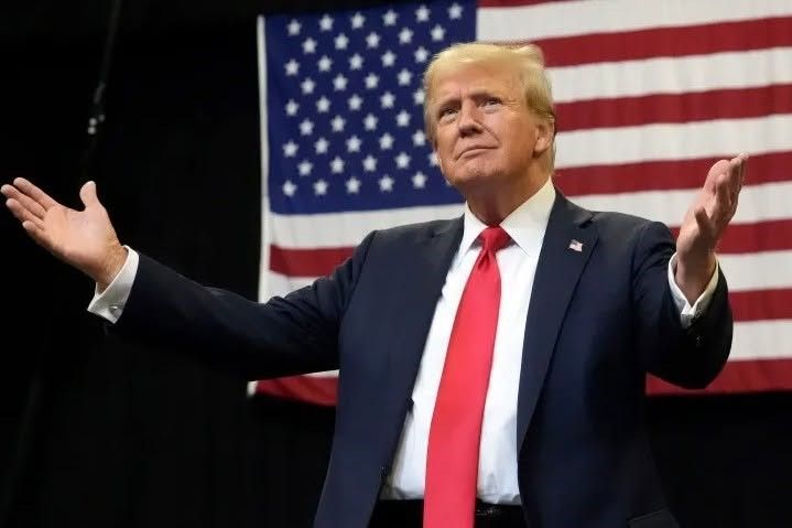 Trump 5000 dollárt fizetne minden felnőtt amerikainak, aki a republikánusokra szavaz