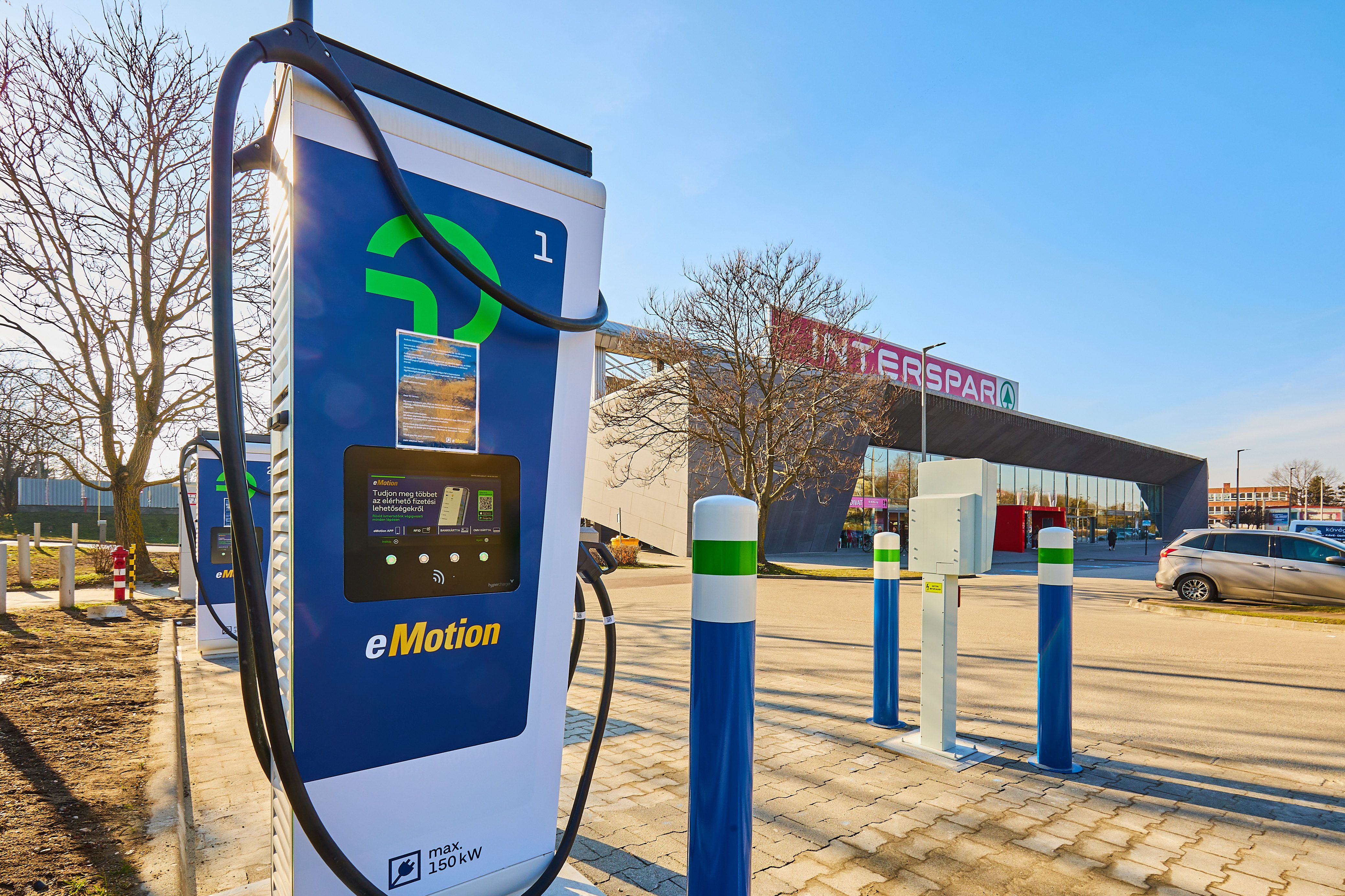 Egyre több SPAR-üzletnél tölthetőek az elektromos autók-2-orig.jpg