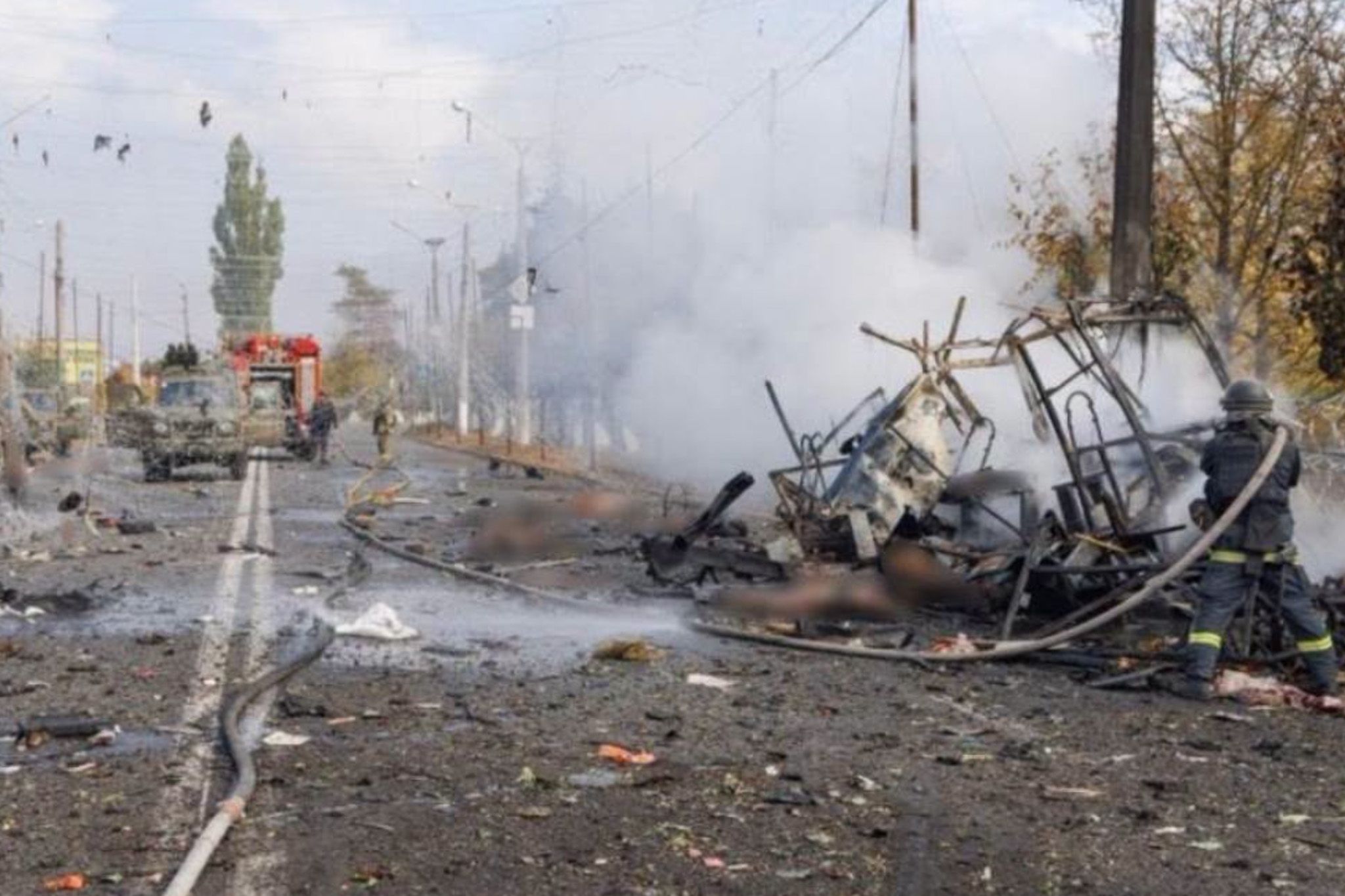 Utasokkal teli buszokat bombáztak az oroszok Kelet-Ukrajnában 