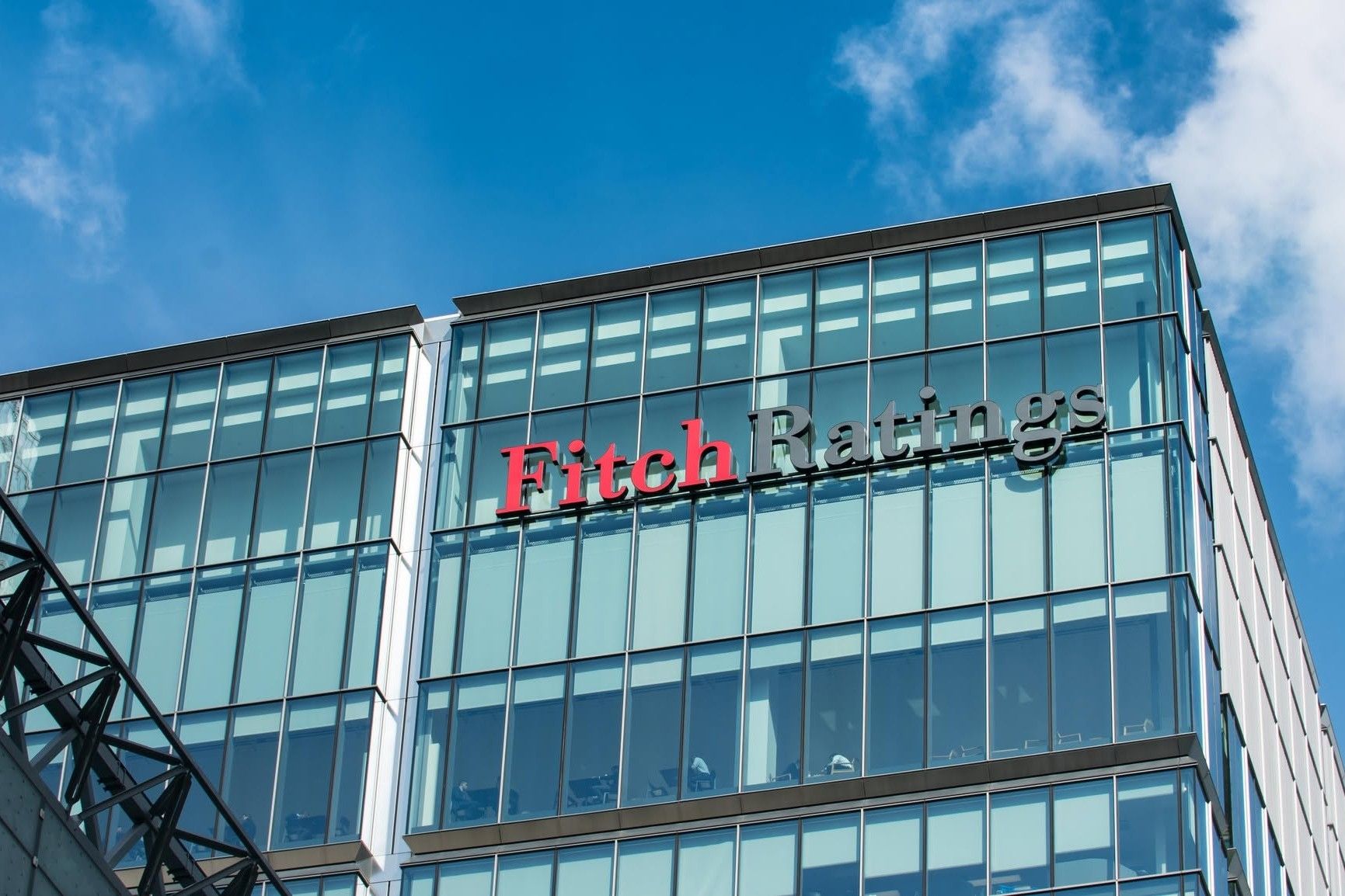 Fitch Ratings: maradt a BBB-s besorolás. Óriási gazdasági próbatétel előtt a Tisza-kormány