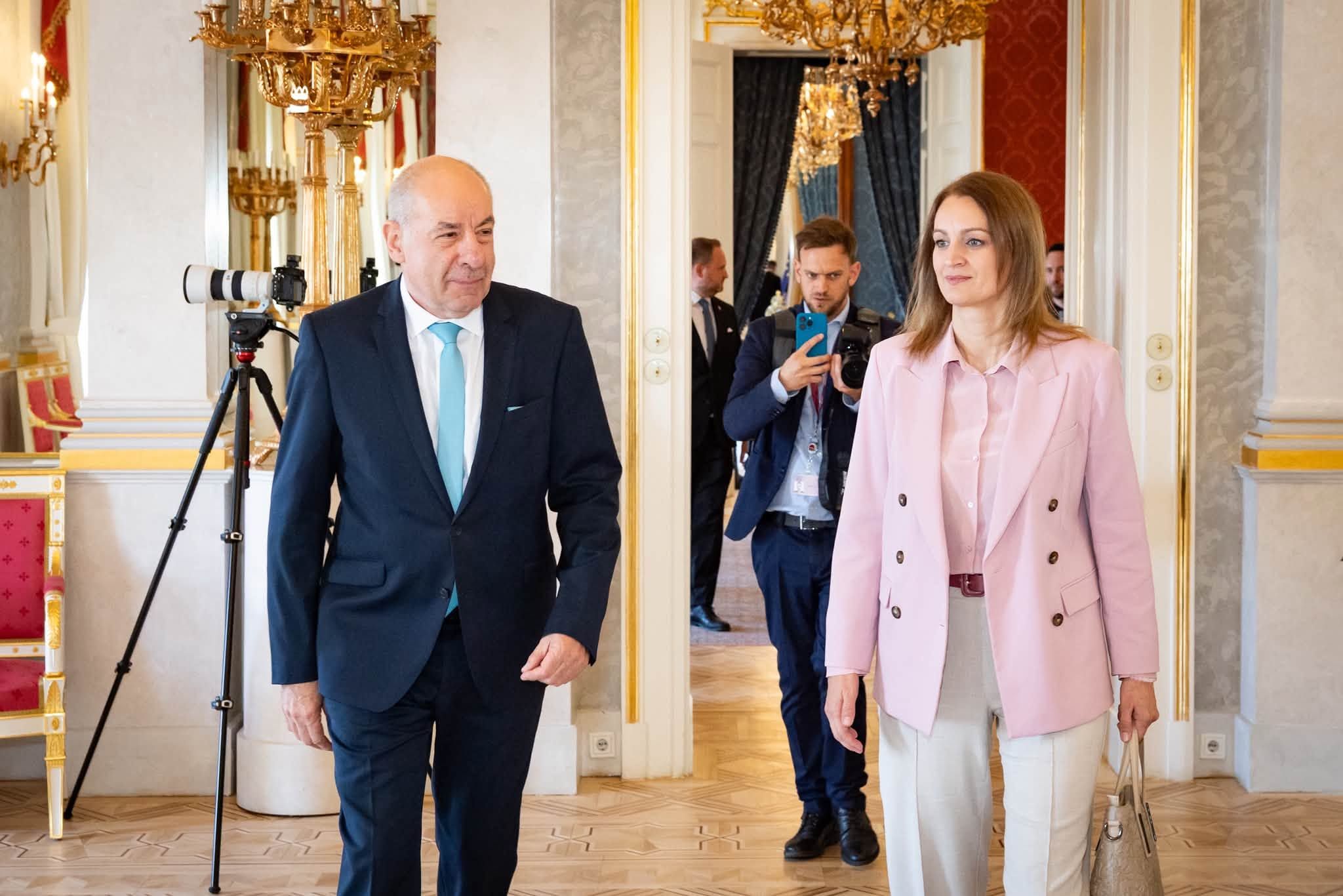 Forsthoffer Ágnes nem költözik át a Sándor-palotába
