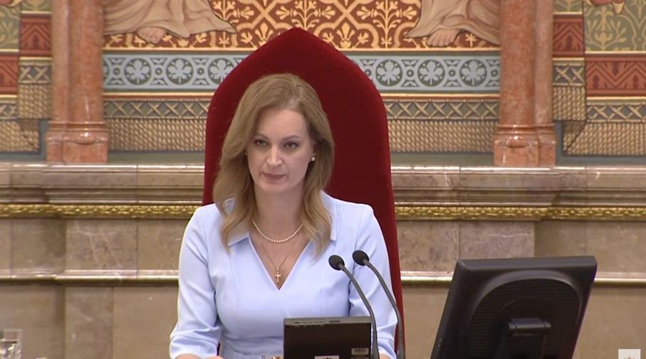 Az Országgyűlés elnöke kikapcsolta a miniszterelnök mikrofonját 