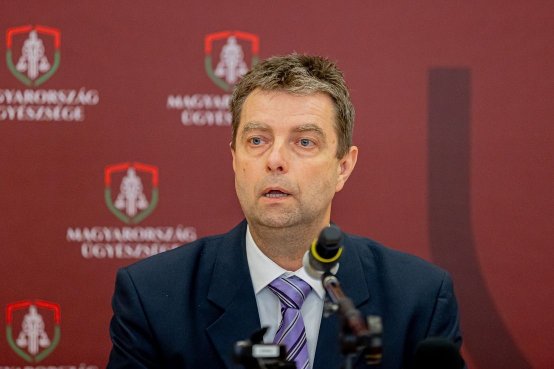 Orbán most nem, Fürcht Pál viszont számíthat arra, hogy beidézi a végrehajtási visszaéléseket vizsgáló parlamenti bizottság