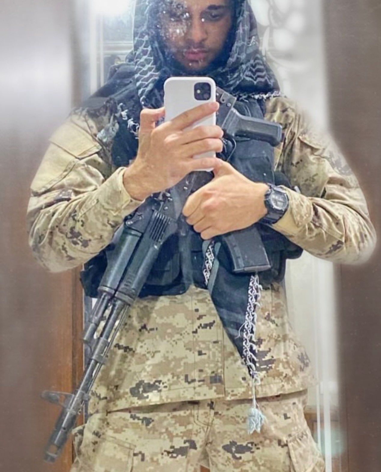 HUPO8uRXQAAVYmF.jpg