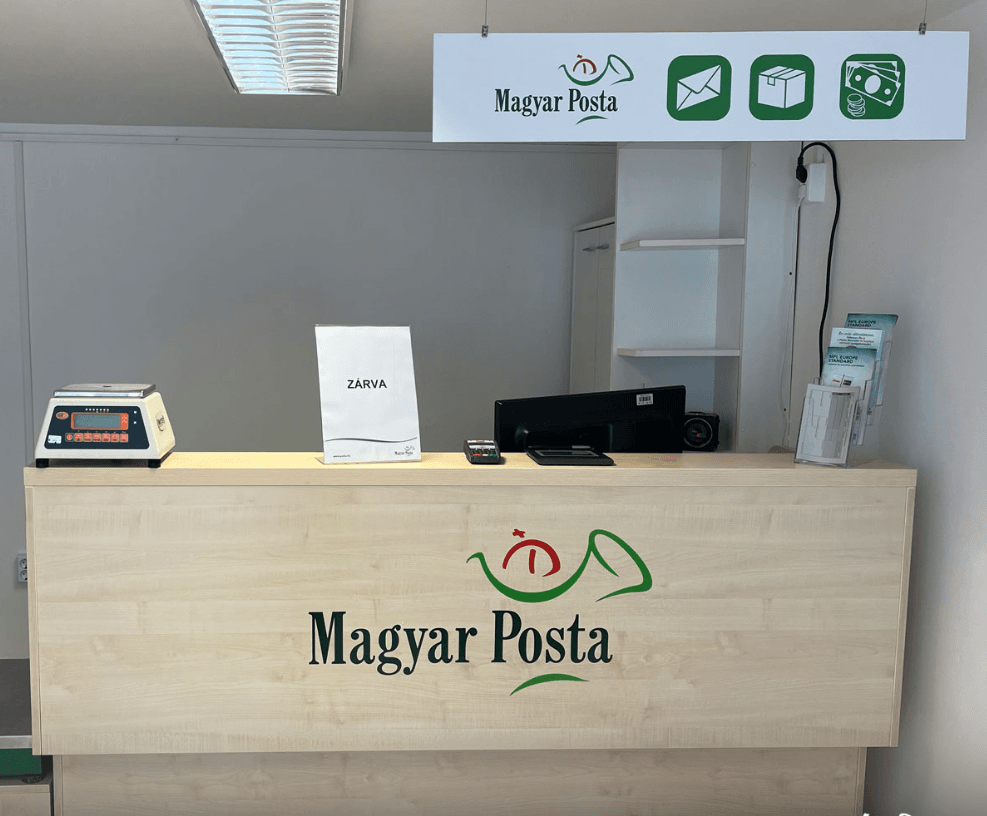 Így kézbesíti a posta a nyugdíjasok élelmiszer-utalványát
