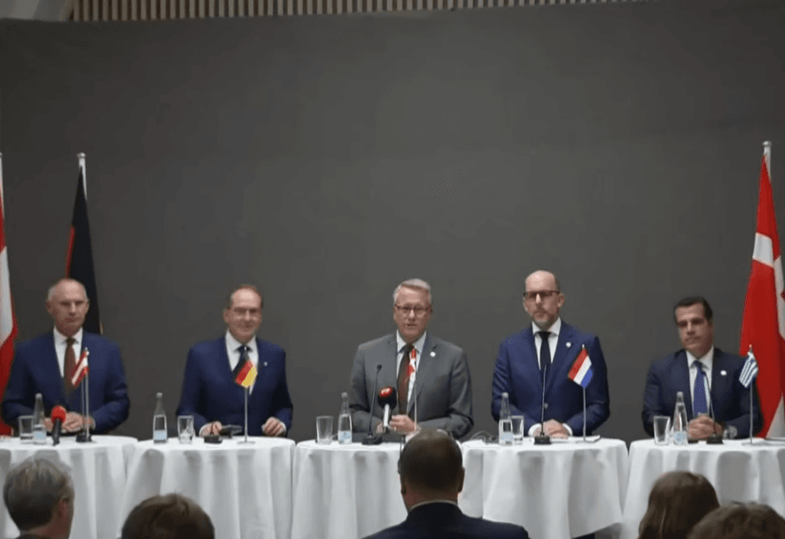 Öt uniós ország már 2027-ben az EU-n kívülre küldené az elutasított menedékkérőket