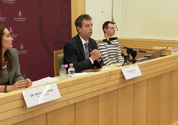 Vallott a lemondott főügyész: így befolyásolták a politikailag kényes ügyeket