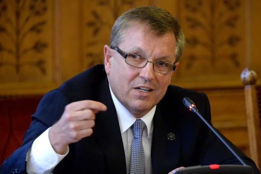 Közreműködhet az ügyészség, hogy Matolcsyt meghallgathassa a parlamenti vizsgálóbizottság