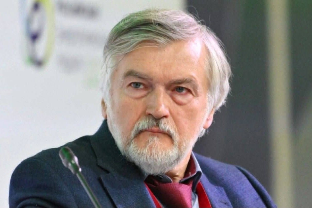 Orosz vezető bankárt bocsátottak el, mert kritizálni merte a háborús gazdaságot