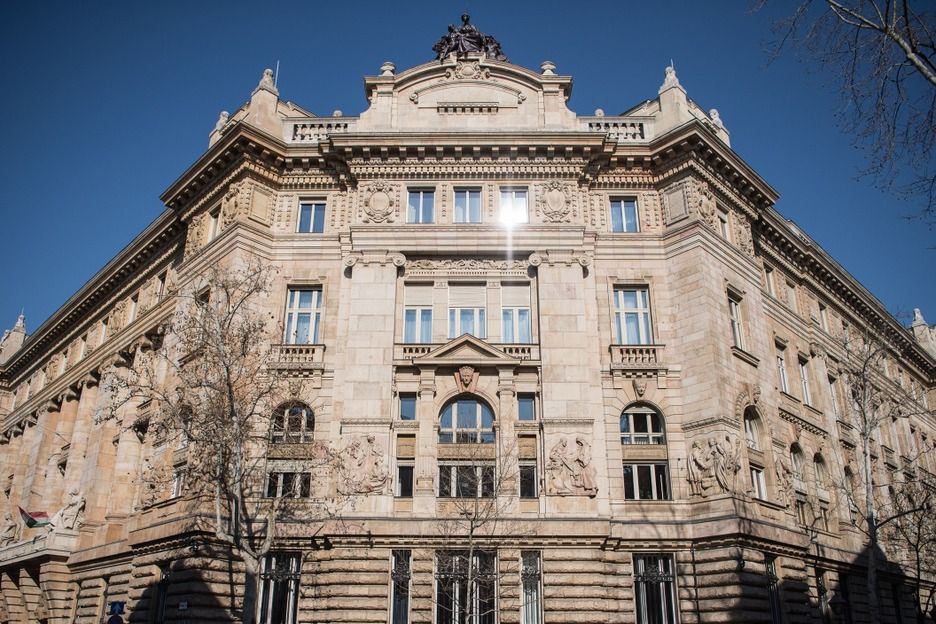 MNB: Felügyelőbizottsági vizsgálat indult egy 17 milliárdos szerződés miatt