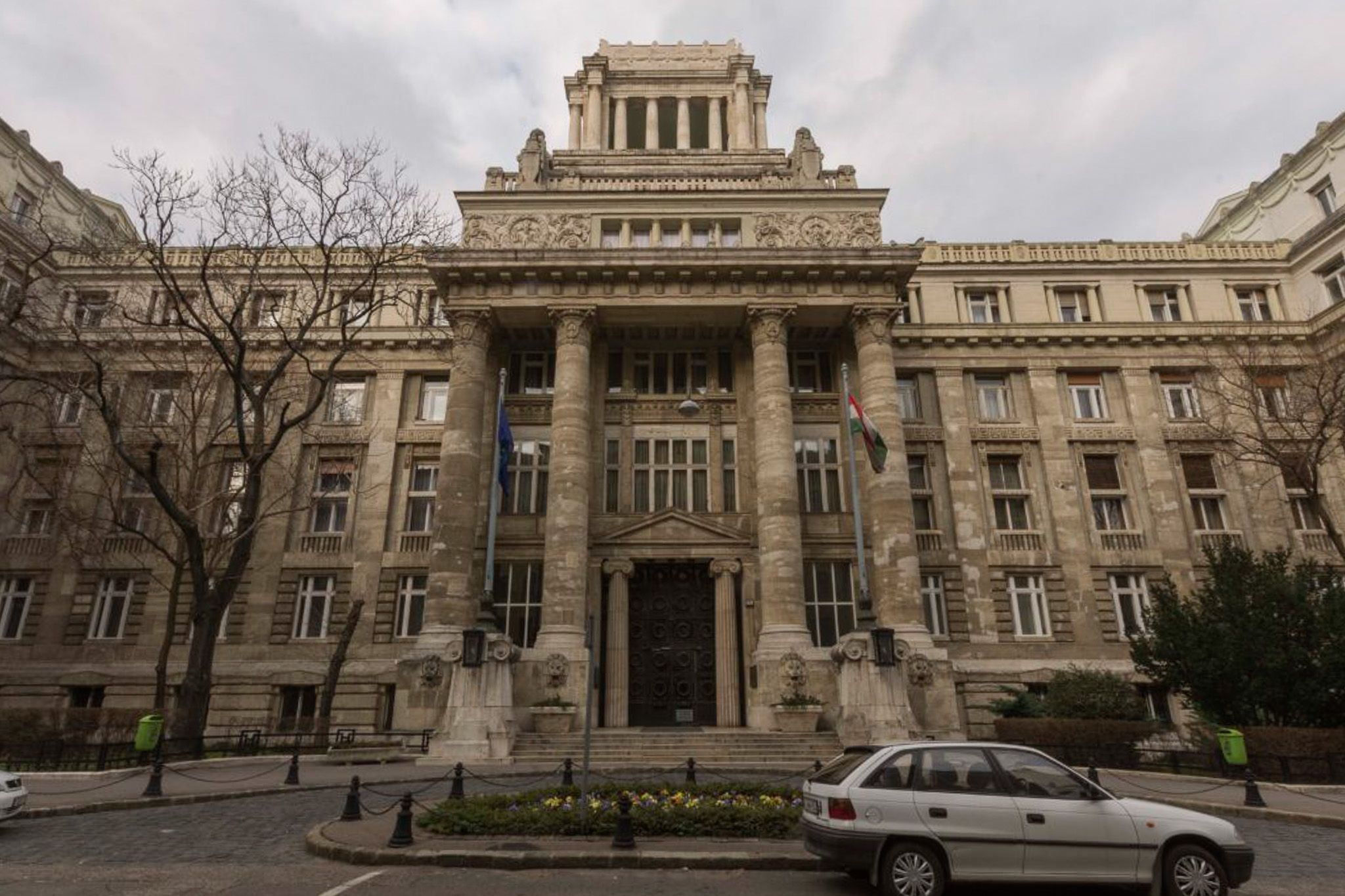 Az ügyészség visszautasította Magyar Péter vádjait, a miniszterelnök bűnpártolásról kérdezte őket