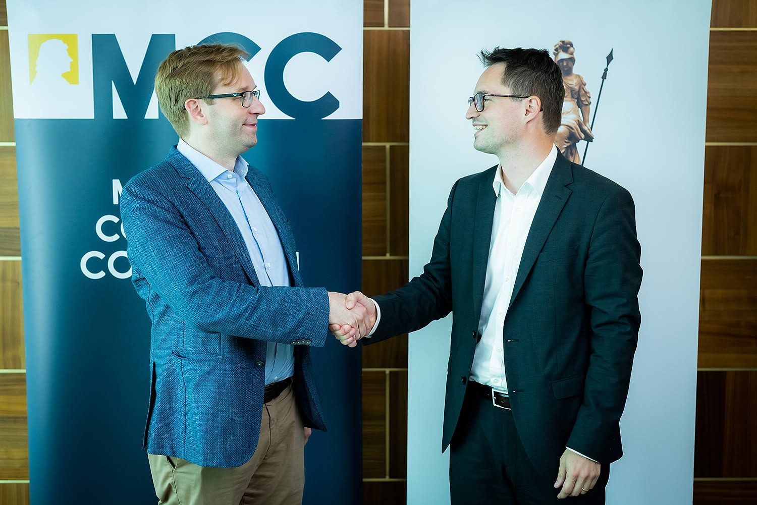 A Matolcsy-féle jegybanki alapítványok több mint egymilliárd forinttal "permetezték meg" az MCC-t