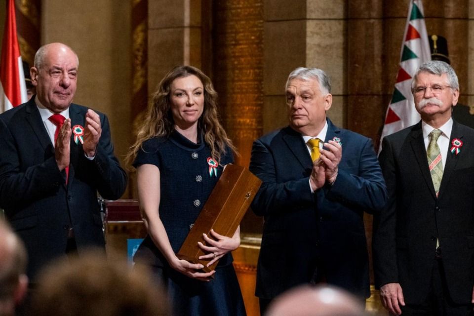 Rákay Philip, Rúzsa Magdi és Orbán török barátja is diplomata-útlevelet kapott