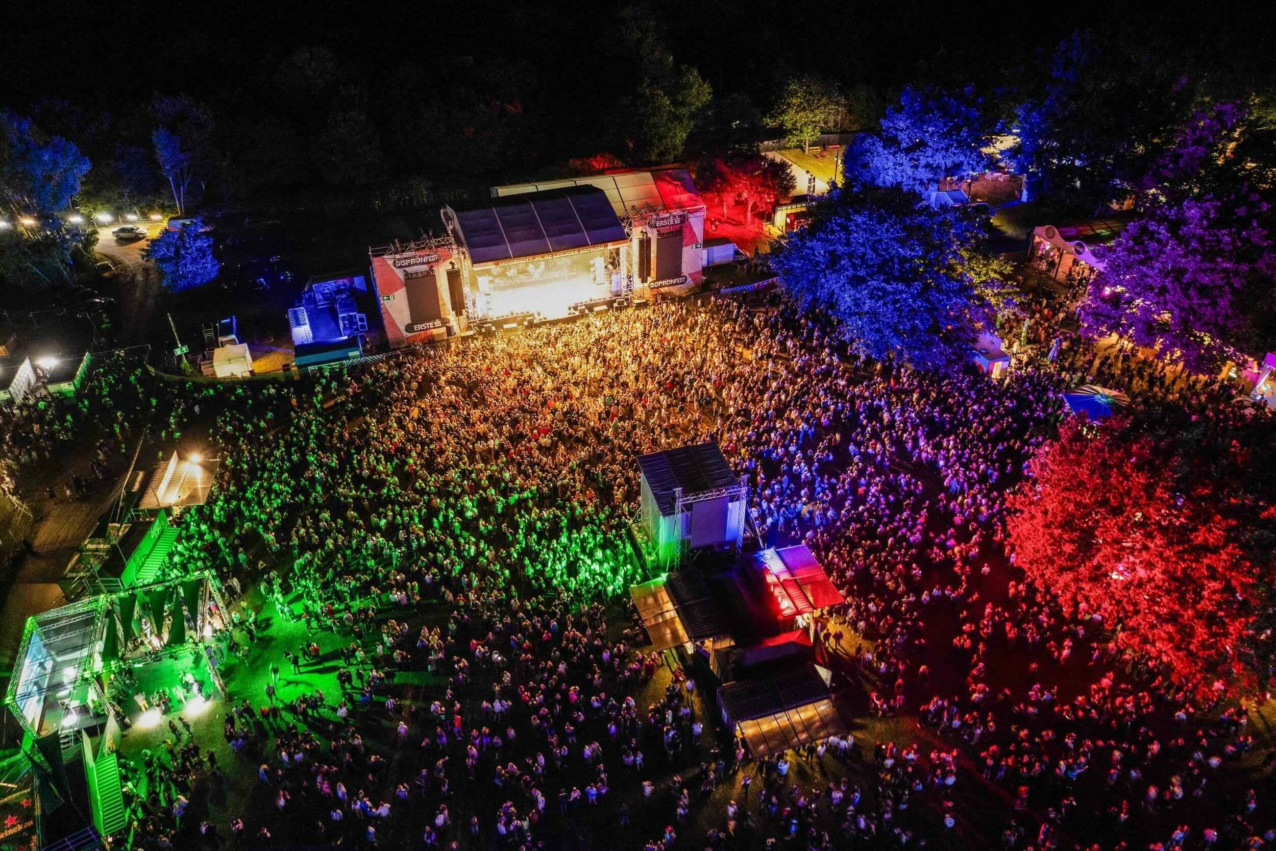 80 helyszínen, 300 programmal érkezik a SopronFest – a The Prodigy, Azahriah és a hazai sztárok is színpadra lépnek