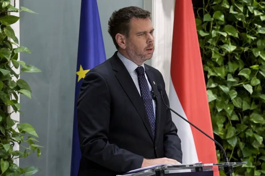 100 milliárd forintos túlárazás történt a Lázár-érában az M6-os autópálya egyik szakaszának üzemeltetésében 