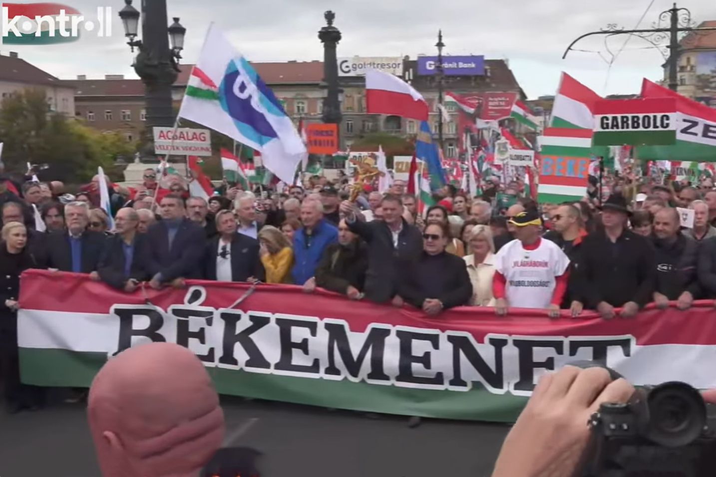 Kutatás: A Békemenet az időseké, a Nemzeti Menet a fiataloké lett