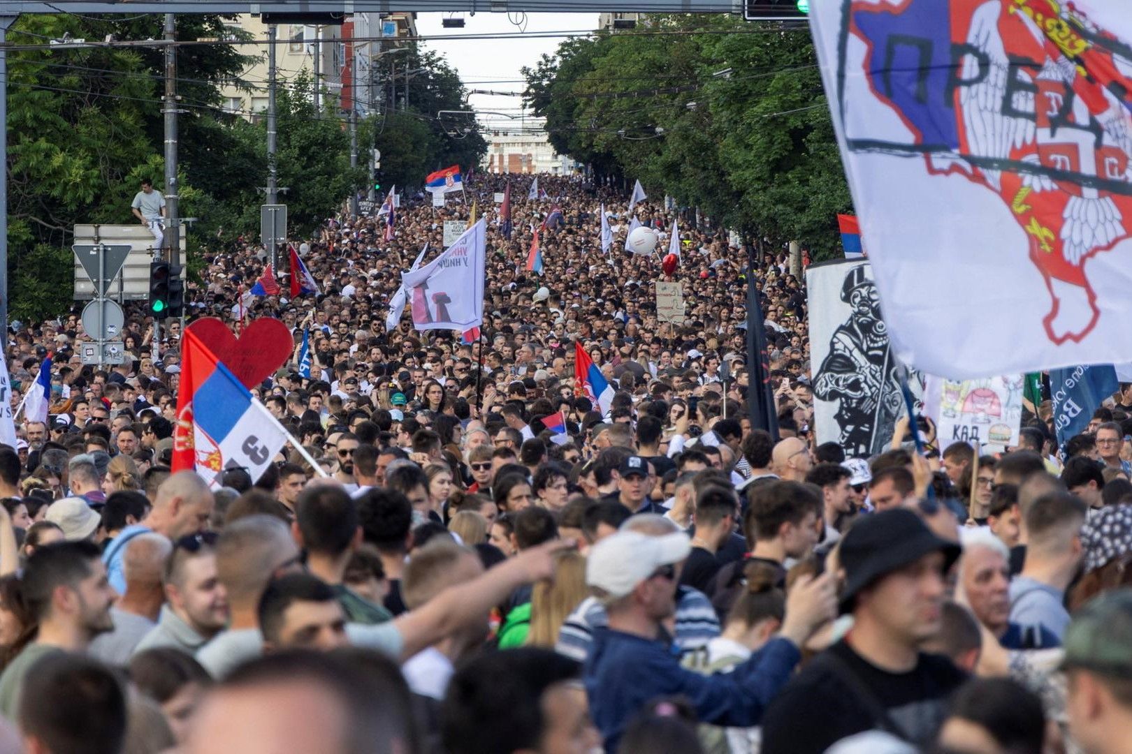 Erőszakba torkollott a Vučić-rezsim ellen meghirdetett demonstráció Belgrádban
