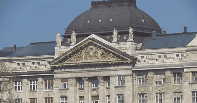 Gyanúsan sok ingatlan landolt kormányközeli érdekeltségeknél