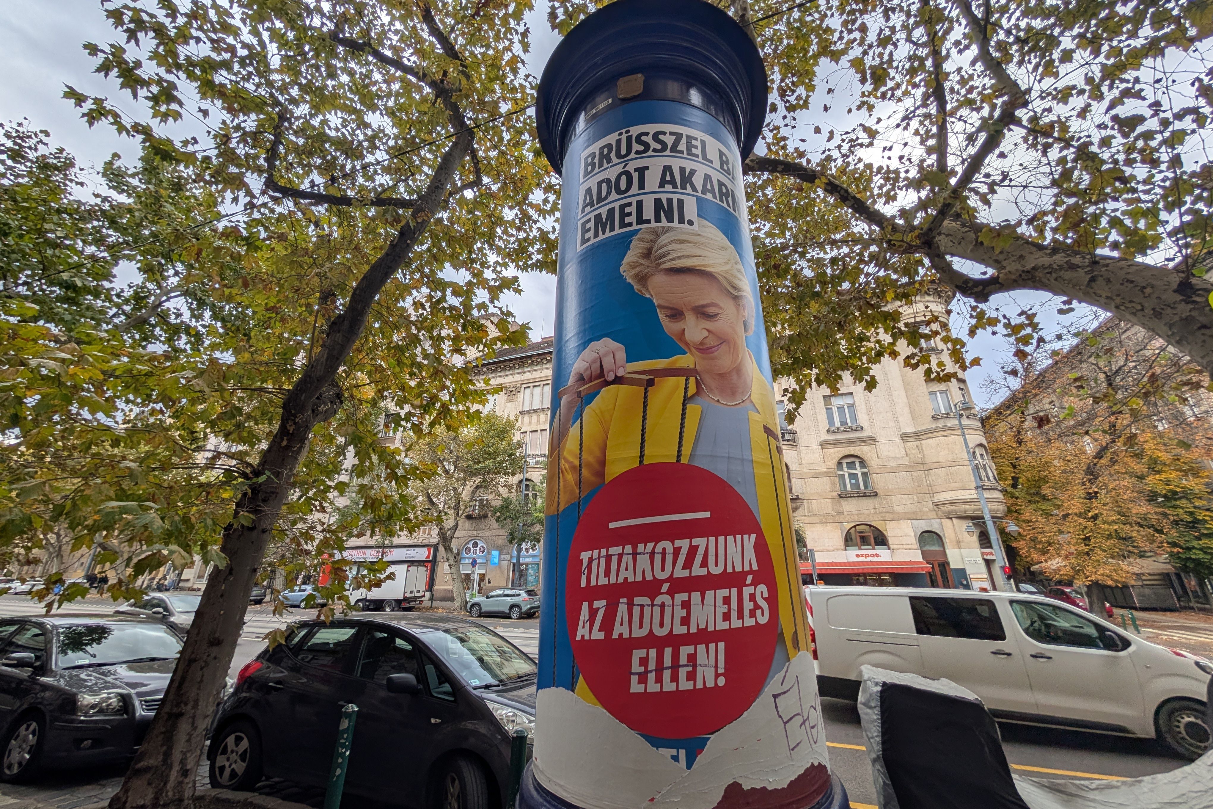 Rogán minisztériuma három hónap alatt 11 milliárdot füstölt el