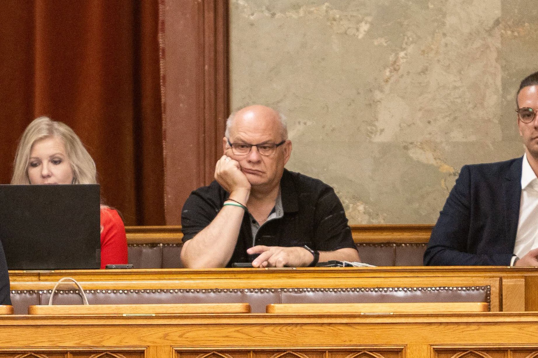 Császár Attila szerint politikai leszámolás áldozata lett a közmédiából való eltávolításával
