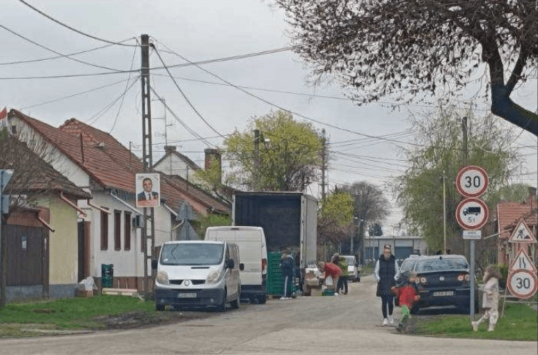 Egy kamionnyi élelmiszert szállítottak Kecskemétre a választások előtt