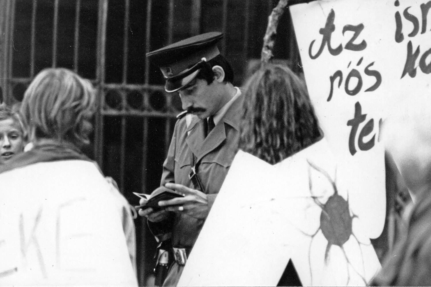 Először 1982-ben kapott léket az állami monopóliummá tett békeharc Magyarországon