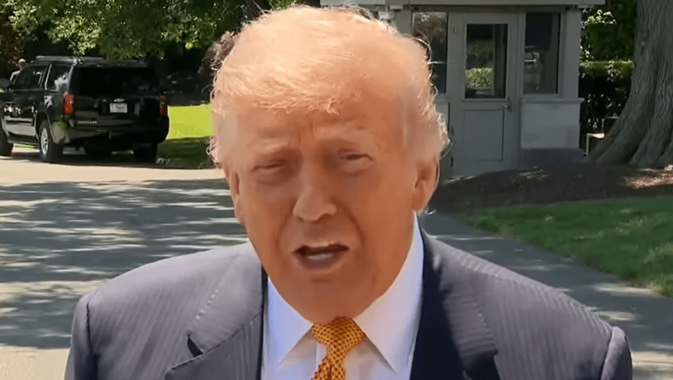 Donald Trump kimondta: egyáltalán nem veszi figyelembe az amerikaiak érdekeit az iráni háborúval kapcsolatban 