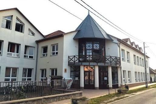 Megint lukra futott a Fidesz–KDNP a genderpropagandázással: iskolai bántalmazásról beszéltek a gyerekeknek Verőcén