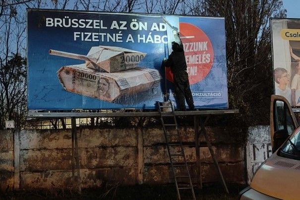 Stop Rogán - vége a plakátokon szított háborús pszichózis időszakának  