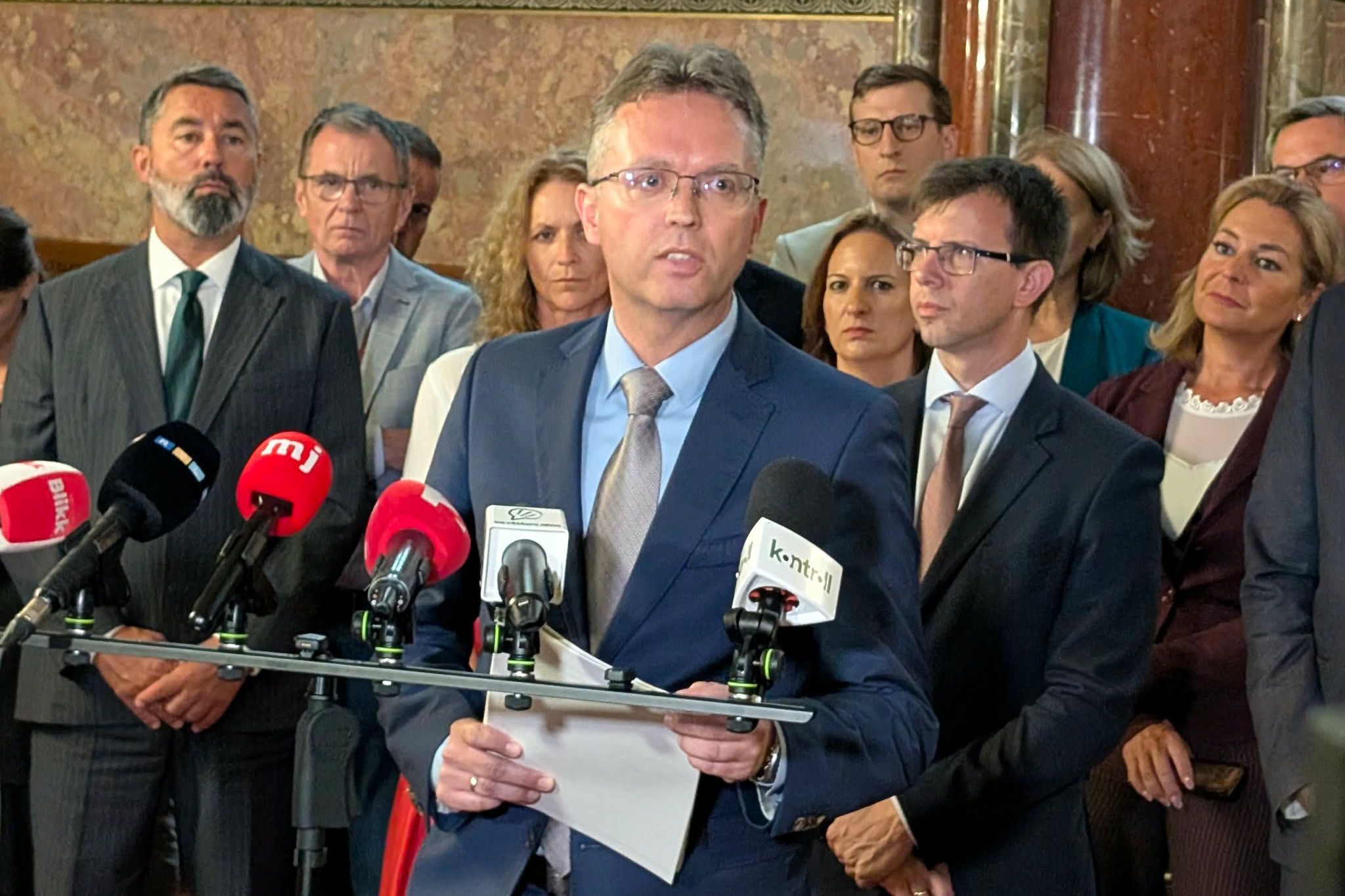 Hankó Balázs háromszor pedofilozott le egy bábelőadást, amely a gyerekeket a szexuális közeledés elutasítására bátorítja