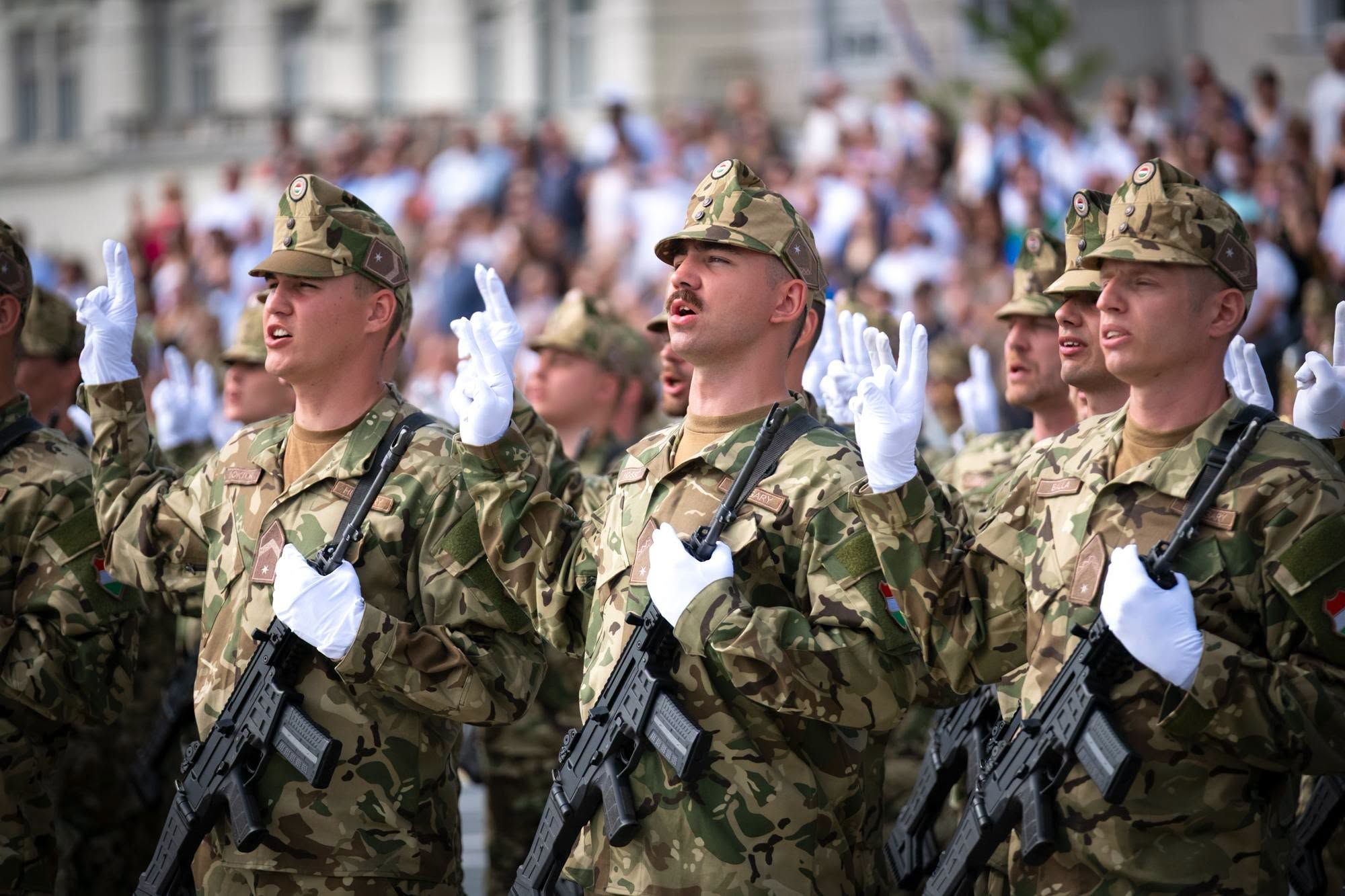 Szalay-Bobrovniczkyék hazudtak a NATO-nak a honvédség létszámával kapcsolatban