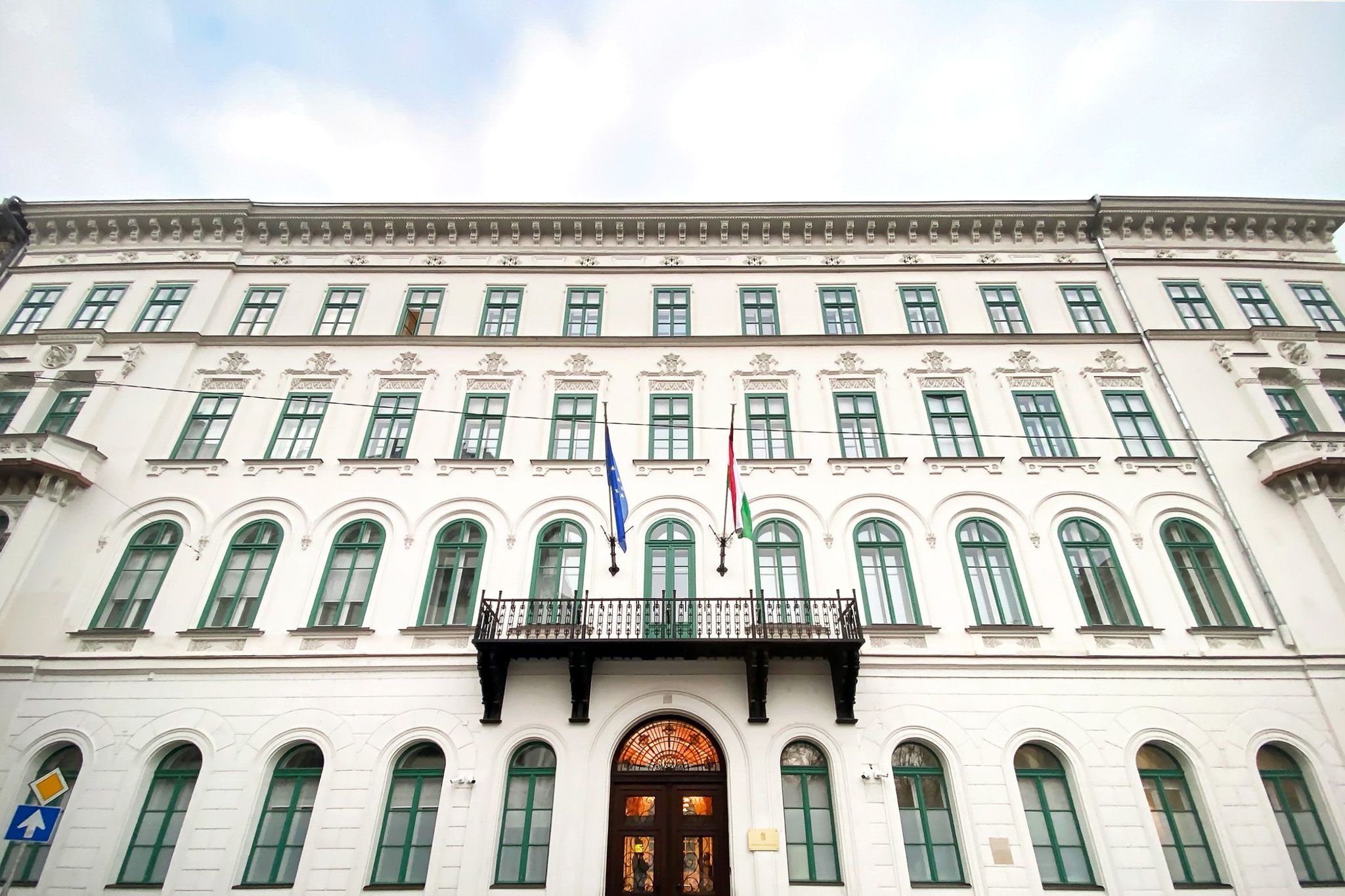 Több mint dupla annyi titkosszolgálati megfigyelést engedélyeztek Orbán kormányai alatt, mint korábban